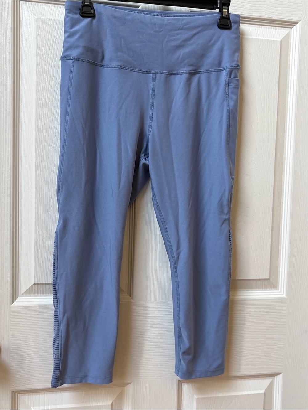 Jockey womens size medium Capri Leggings - Dusty Blue